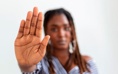 Oficiala de Justiça é vítima de racismo e ameaças durante o cumprimento de mandado em Contagem